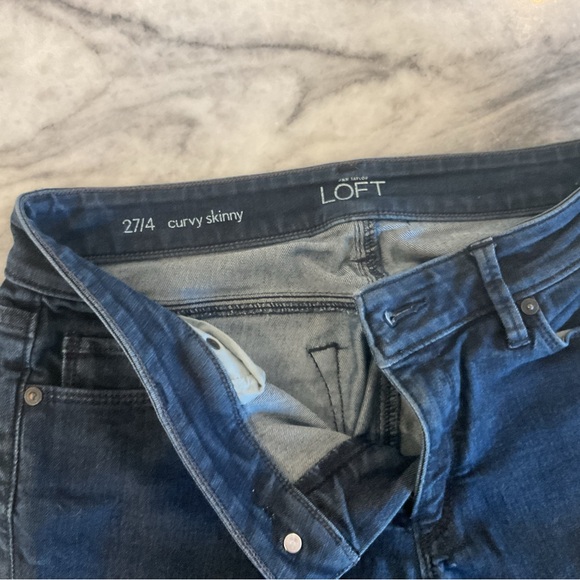 Dark blue Loft curvy skinny jeans. Like new. - Picture 2 of 3